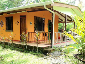  Cabinas Caribe Luna  Cahuita